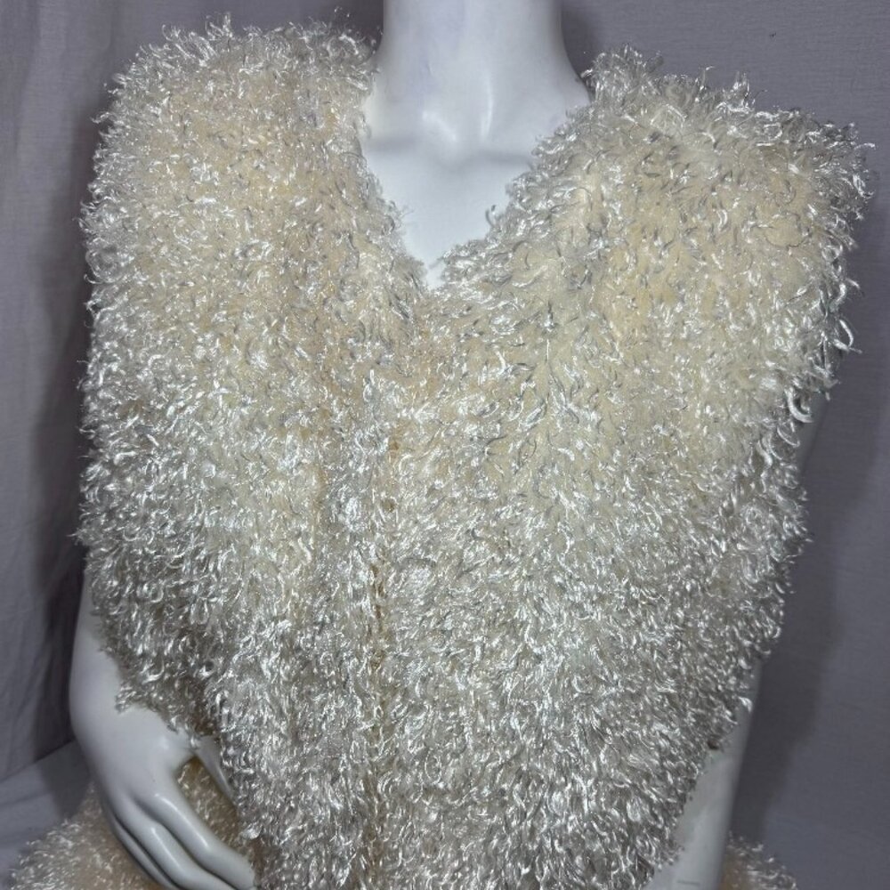 Womens Cal Style Shaggy Soft Creamy White Faux Fur Vest Size XL NWT